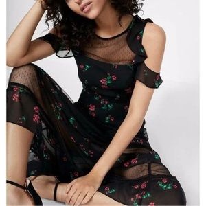 EXPRESS- Beautiful mesh maxi dress